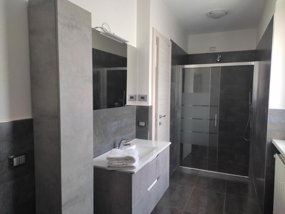 Iseolakerental - La Filandina Riva di Solto Exterior foto